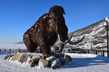 Монумент мамонт Магадан