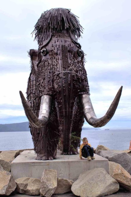 Магадан мамонт памятник