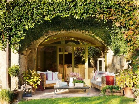 Патио внутренний дворик в Италии