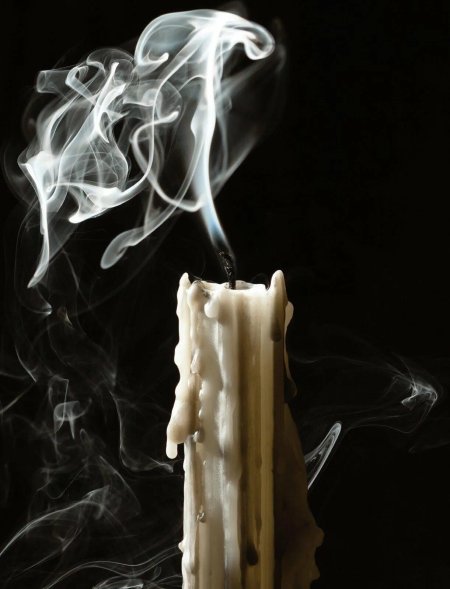 Погасла свеча