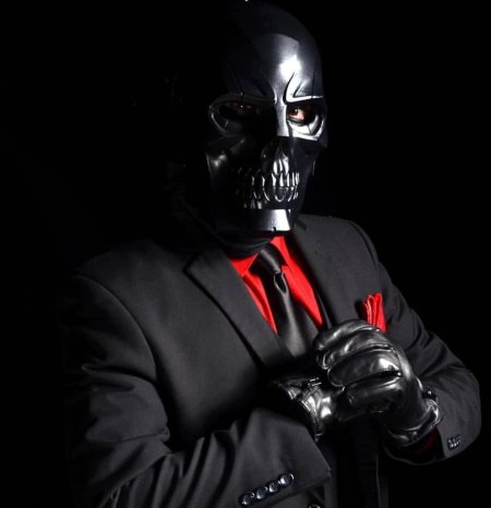 Роман Сионис черная маска