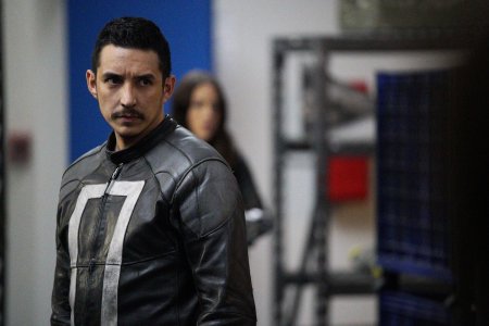 Робби Рейес агенты щит сериал