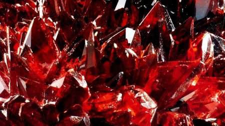 Рубиновый фон