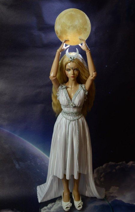 Тейя Богини Луны