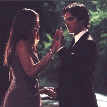 Елена Гилберт и Деймон