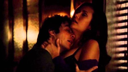 Дневники вампира Деймон и Елена