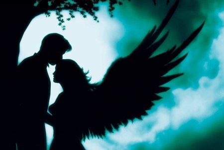 Парень и девушка с крыльями