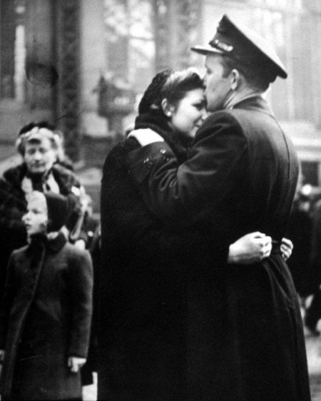 Прощание влюбленных на Пенсильванском вокзале в 1943