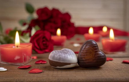 Свечи и конфеты