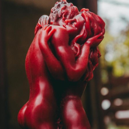 Свеча в виде женского тела