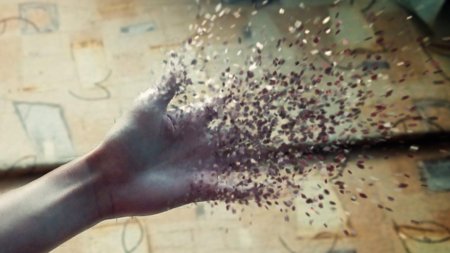 Рассыпается в пыль