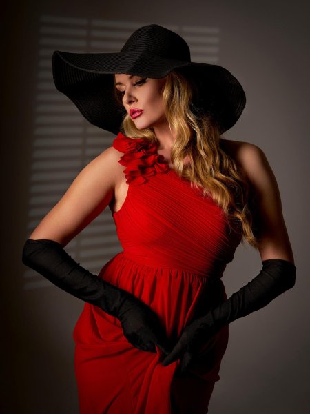 Позы с перчатками