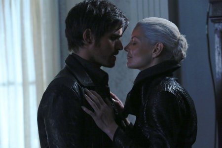 Тёмная Эмма Свон и крюк