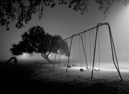 Пустые качели