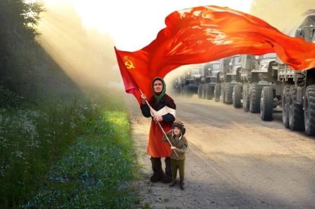 Бабушка с красным флагом на Украине 2022