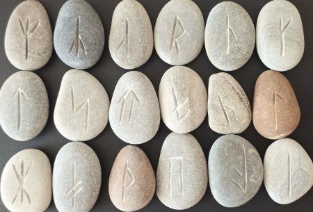 Рунный камень Готланд