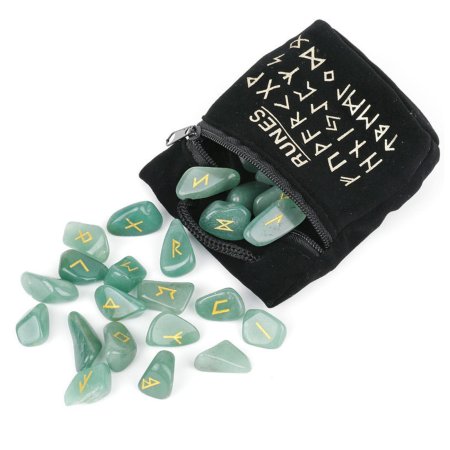 Руны на камнях