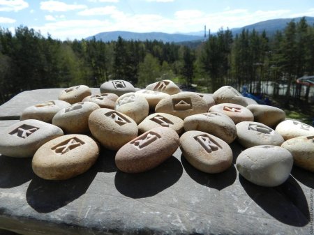 Руны,мантика Скандинавия