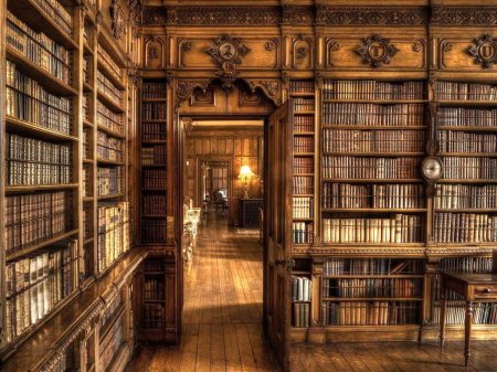 Библиотека в старинном стиле