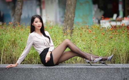 Красивые азиатки в колготках