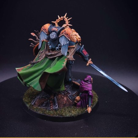 Тиран улья Warhammer 40000 миниатюра