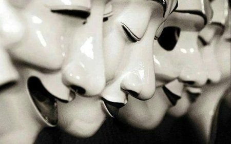 Маска двуличия