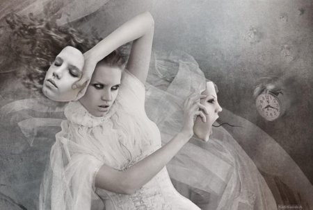 Двуличие девушка