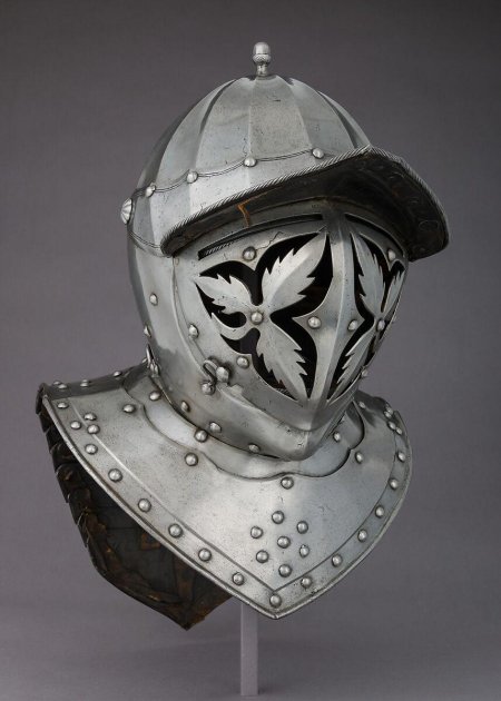 Средневековый шлем бургиньот