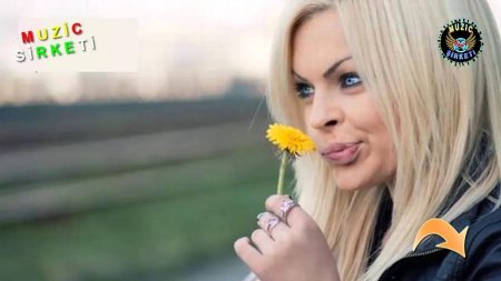 Девушка блондинка