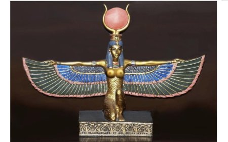 Изида богиня древнего Египта