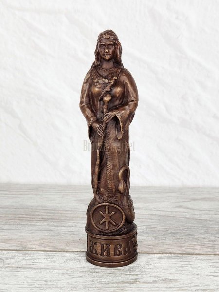 Жива богиня из дерева