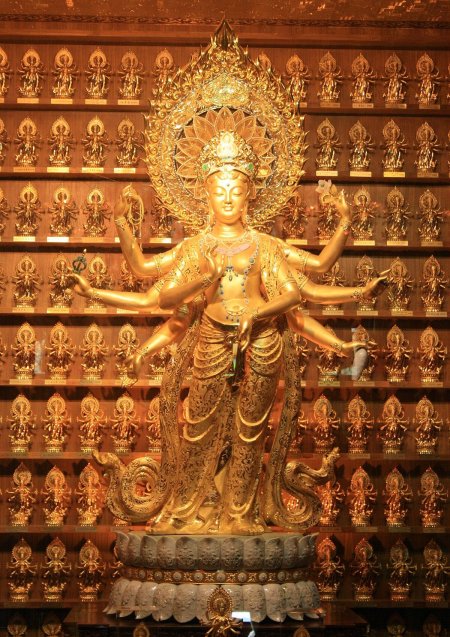 Тысячерукая Гуаньинь богиня
