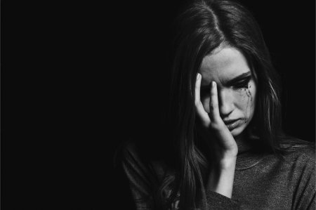 Депрессивная девушка