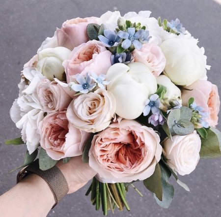Свадебный букет из пионовидных роз