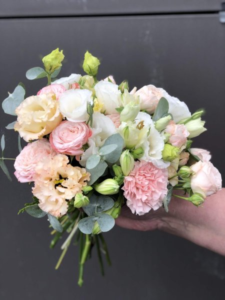 Эустома свадебный букет