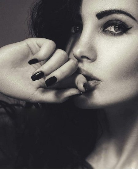 Гордая девушка