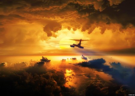 Самолет на закате