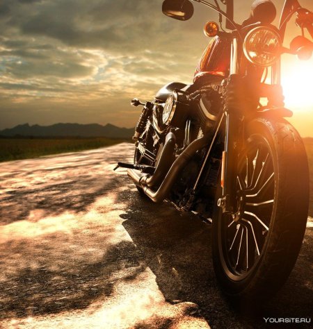 Мотоцикл на дороге