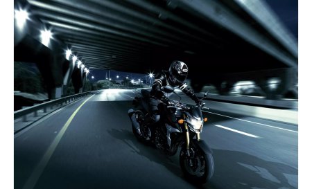 Мотоцикл ночью