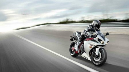 Yamaha r1