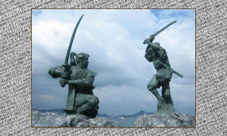 Миямото Мусаси статуя