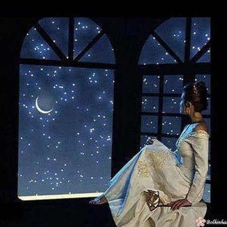 Лунный свет в окне