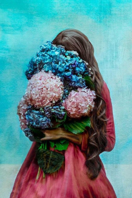 Художник Clare Elsaesser