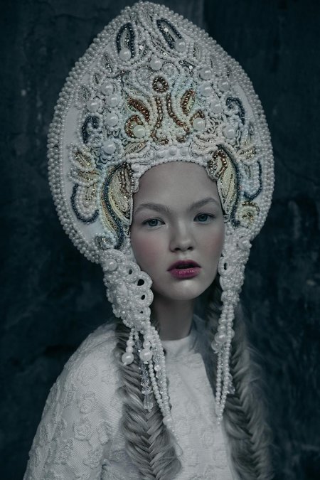 Ольга Полякова в кокошнике