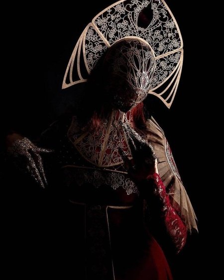 Кокошник для королевы ужасов