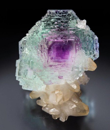 Флюорит минерал Кристалл