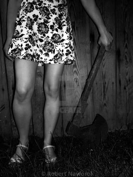 Девочка с топором