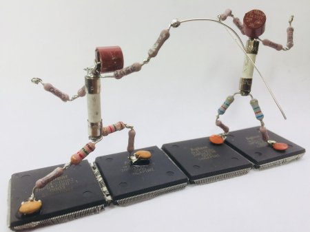 Скульптуры из радиодеталей