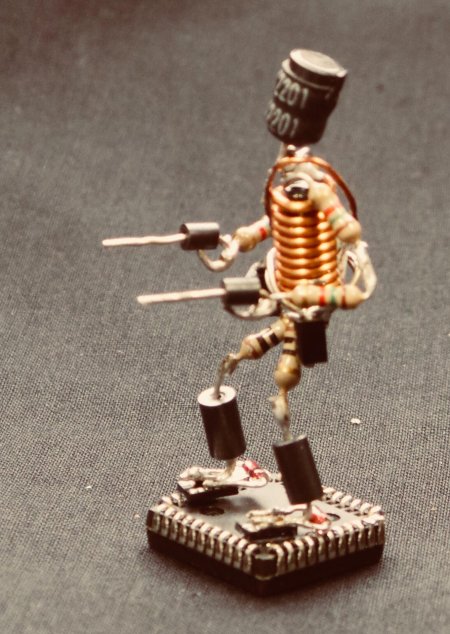 Игрушки из радиодеталей