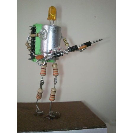 Фигурки из электронных компонентов